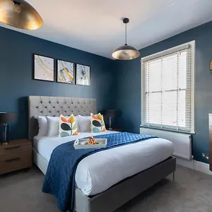 https://laverham-house-stunning-6-bedroom-regency-house.tophotelsbath.com