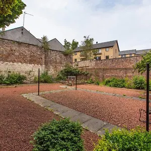 https://newington.edinburghhotelsuk.org