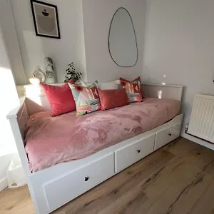 https://liverpool-peach-house.hotelsin-chester.com