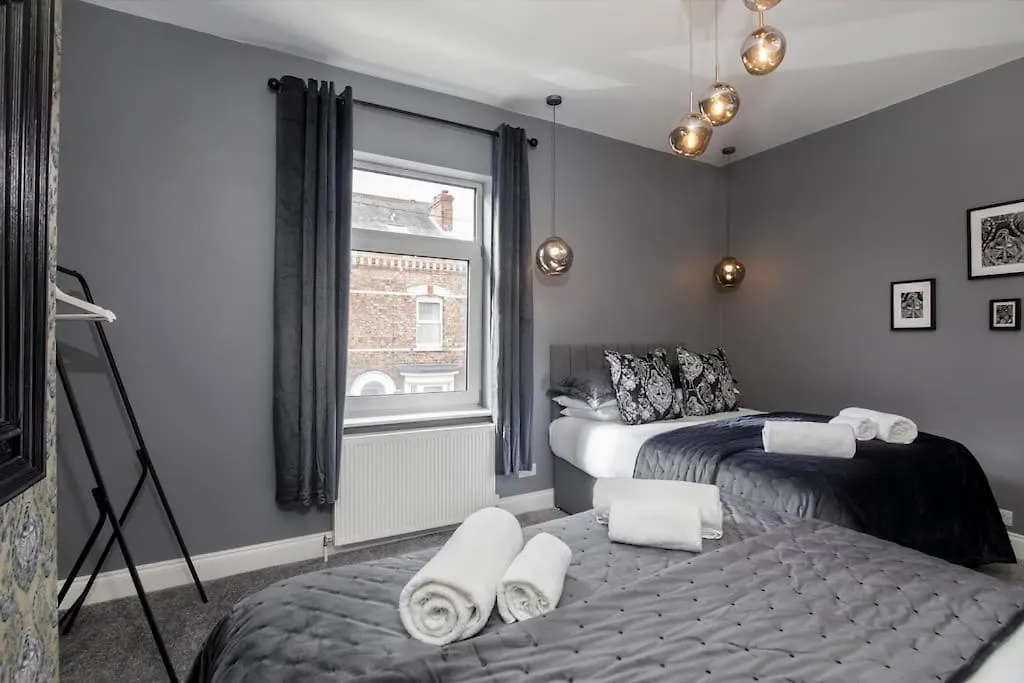 The Milton - Stylish Terraced Villa York