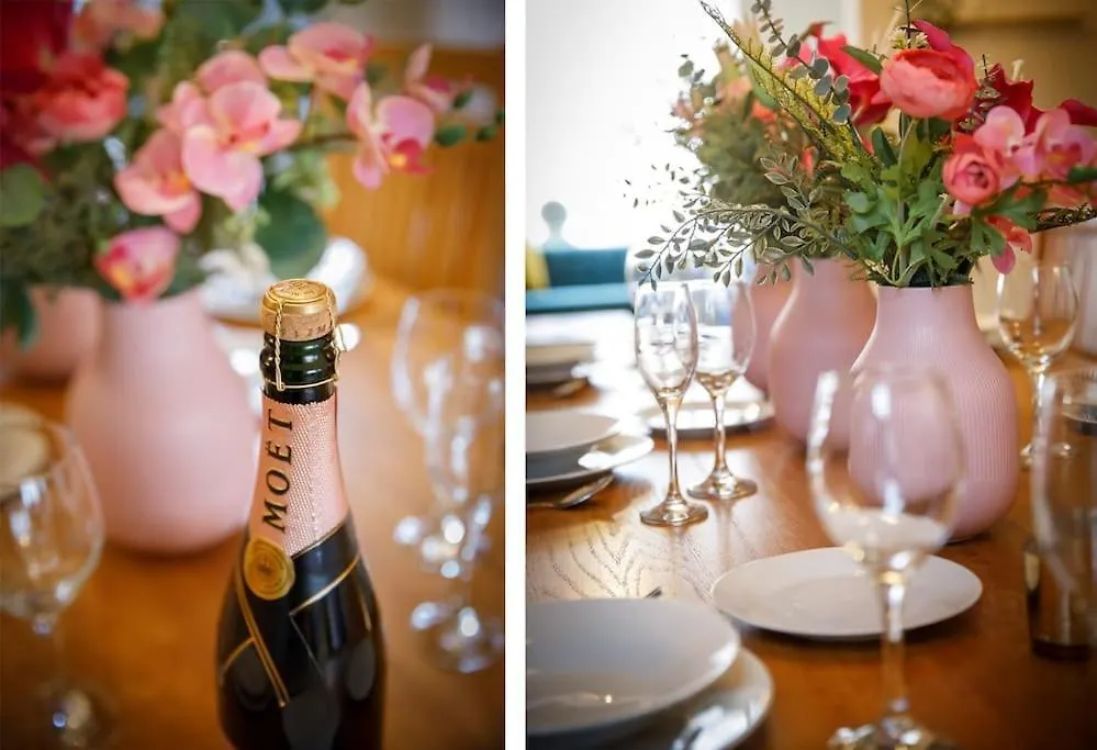 The Milton - Stylish Terraced Villa York Holiday home